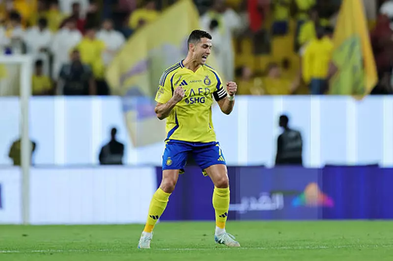 رونالدو يُحقق الحذاء الذهبي في الدوري السعودي للمرة الثانية تأكيداً على تألقه