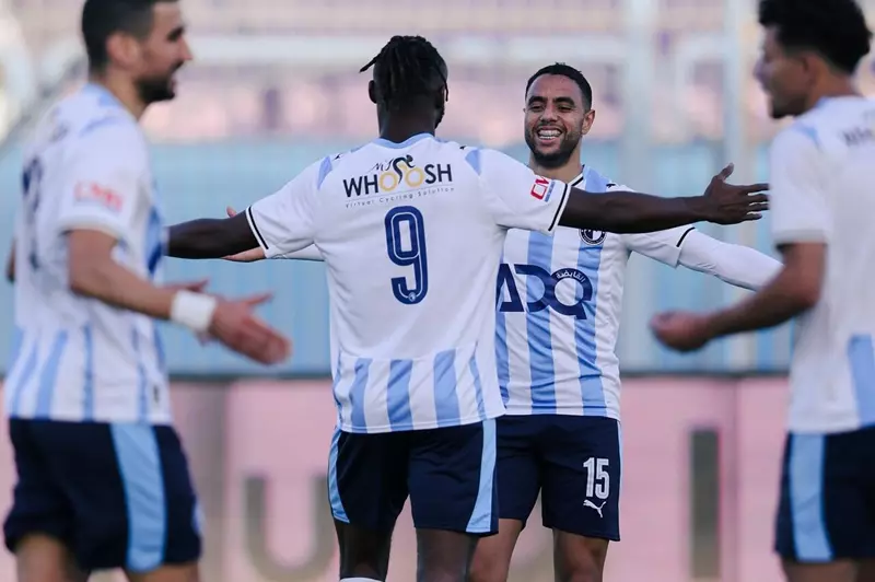 بيراميدز يهزم فاركو بثنائية ماييلي ومصطفى فتحي